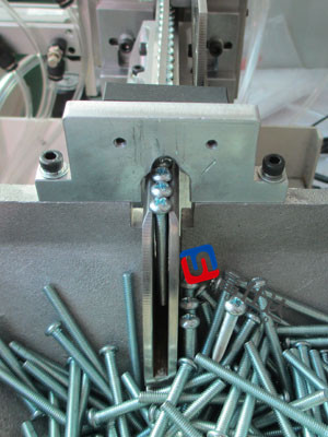 自動(dòng)鎖長螺絲機(jī) 自動(dòng)鎖長螺絲機(jī)